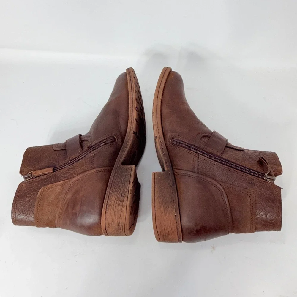 Comfortiva brown leather
